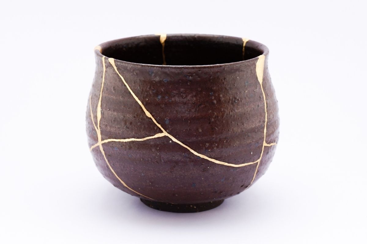 Kintsugi Gold Repair