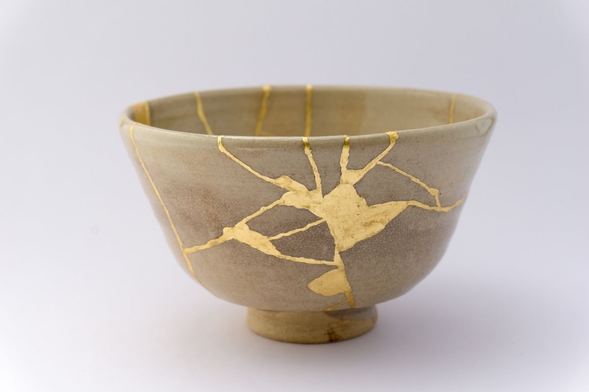 Kintsugi Gold Repair